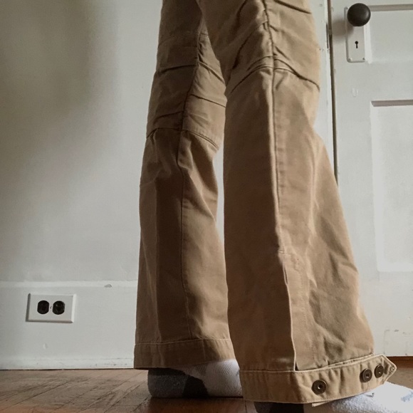 Detailed Low Rise Flare Pants - Picture 2 of 3